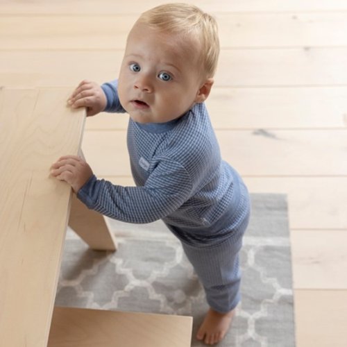 Wafelpyjama blue melange - Zilverschoon feetje wafelpyama bluemelange baby sfeer1 - 305610