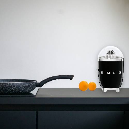 Citruspers Zwart - Zilverschoon smeg citruspers zwart sfeer 1 -  CJF11BLEU