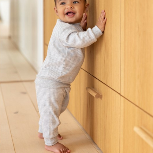 Wafelpyjama grijs melange - Zilverschoon wafelpyama baby grijsmelange 305612 sfeer - 305612