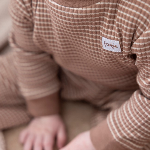 Wafelpyjama bruin - Zilverschoon wafelpyama bruin detail baby1 305558 - 305558