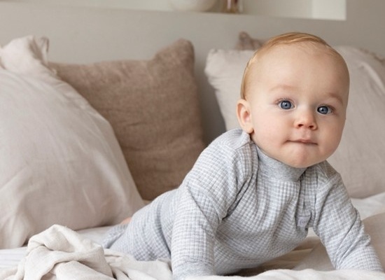 Wafelpyjama grijs melange - Zilverschoon wafelpyama grijsmelange 305612 sfeer baby - 305612