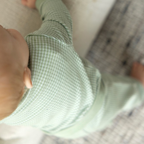 Wafelpyjama groen melange - Zilverschoon wafelpyama groen melange detail baby dreumes 305613 - 305613