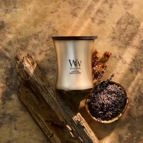 Geurkaars Cypress Ore medium - Zilverschoon woodwick cypress ore sfeer3 - 2659629E